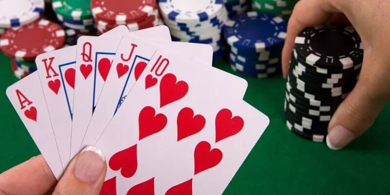 Tìm hiểu Sảnh rồng trong poker là gì?